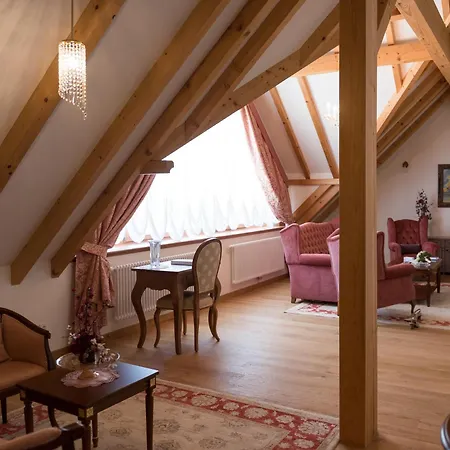 Hotel Schloss Thalheim 4*