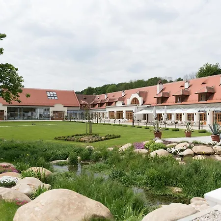 Schloss Thalheim 4* Perschling