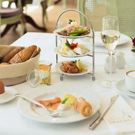 Hotel Schloss Thalheim 4*