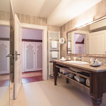 Schloss Thalheim Hotel Perschling