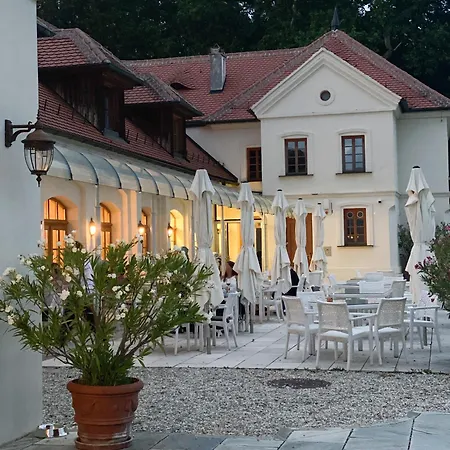 Schloss Thalheim 4*