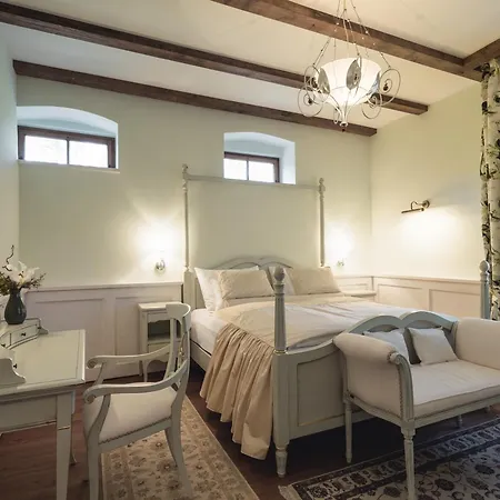 Schloss Thalheim Hotel Perschling