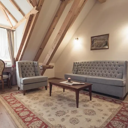 Hotel Schloss Thalheim 4*