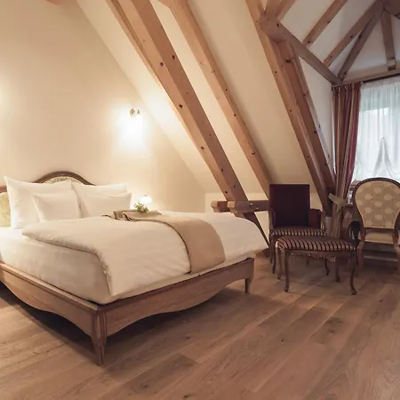 Hotel Schloss Thalheim 4*