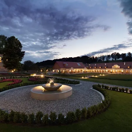 Schloss Thalheim 4* Perschling