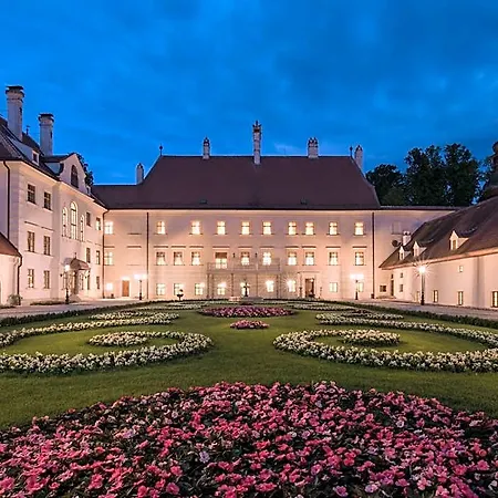 Schloss Thalheim Hotel